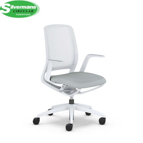 Office swivel chair designed for agile working, featuring motion capabilities for enhanced mobility and comfort