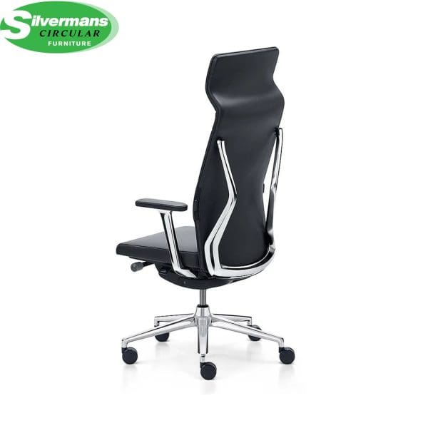 Swivel chair featuring the Crossline design, combining modern aesthetics with ergonomic support